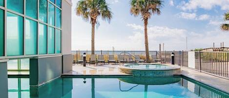 Innenpool, beheizter Pool