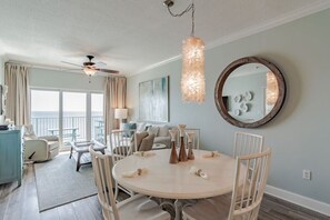 Dining - Seawind 1605 | Gulf Shores, AL (Gulf Shores)