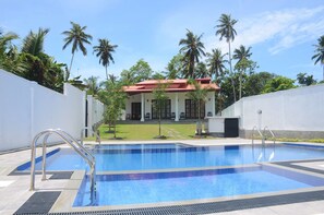 Outdoor pool - Sithi Villas (Hikkaduwa)