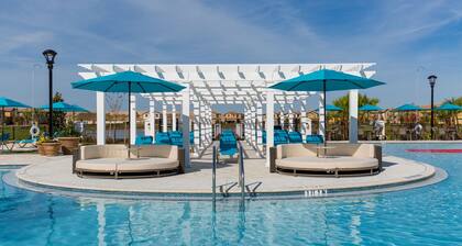 Windsor @ Westside
5 Bed, Private townhouse, Private Pool, Wonderful Amenities