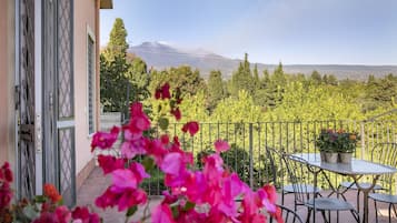 Classic Double Room, Terrace, Garden View (Sea and Etna view) | Terrace/patio