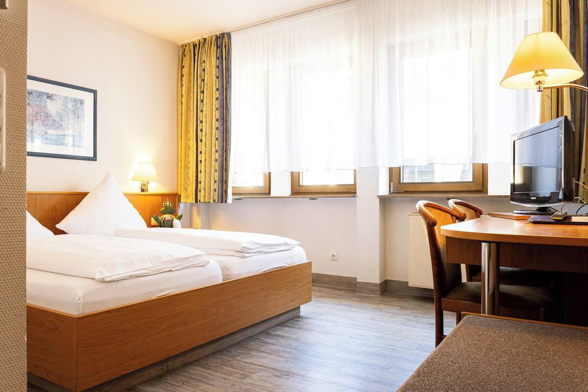In-room safe, desk, iron/ironing board (on request), WiFi (free)