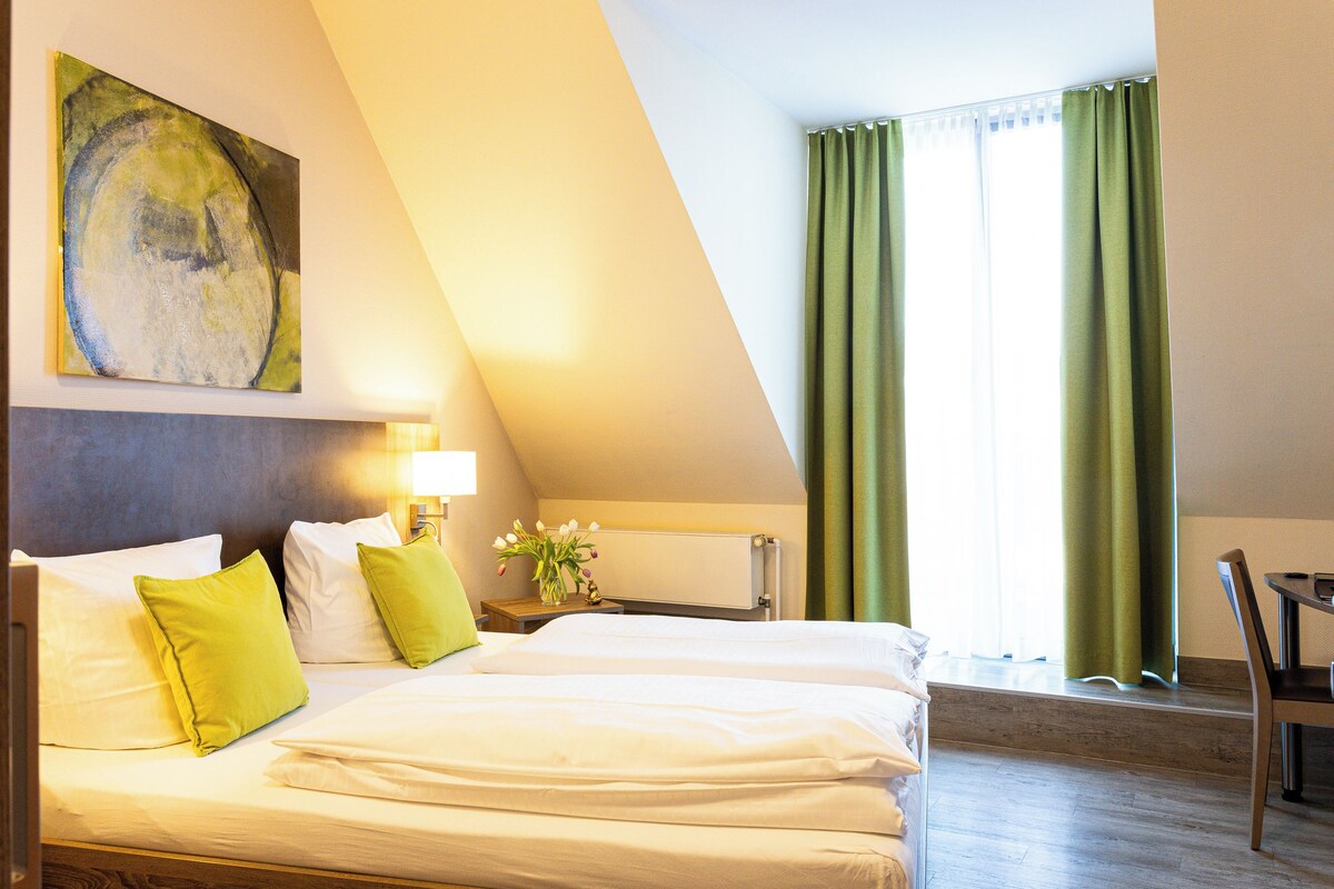 In-room safe, desk, iron/ironing board (on request), WiFi (free)