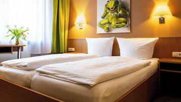 Basic Double Room, 1 Bedroom | In-room safe, desk, iron/ironing board, free WiFi