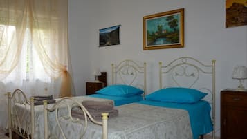 Ropa de cama de alta calidad y tabla de planchar con plancha