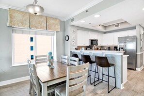 Dining - Seawind 1309 | Updated condo with perfect beach view and walk to dine, shop, more! (Gulf Shores)