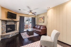 TV, peis og DVD-spiller