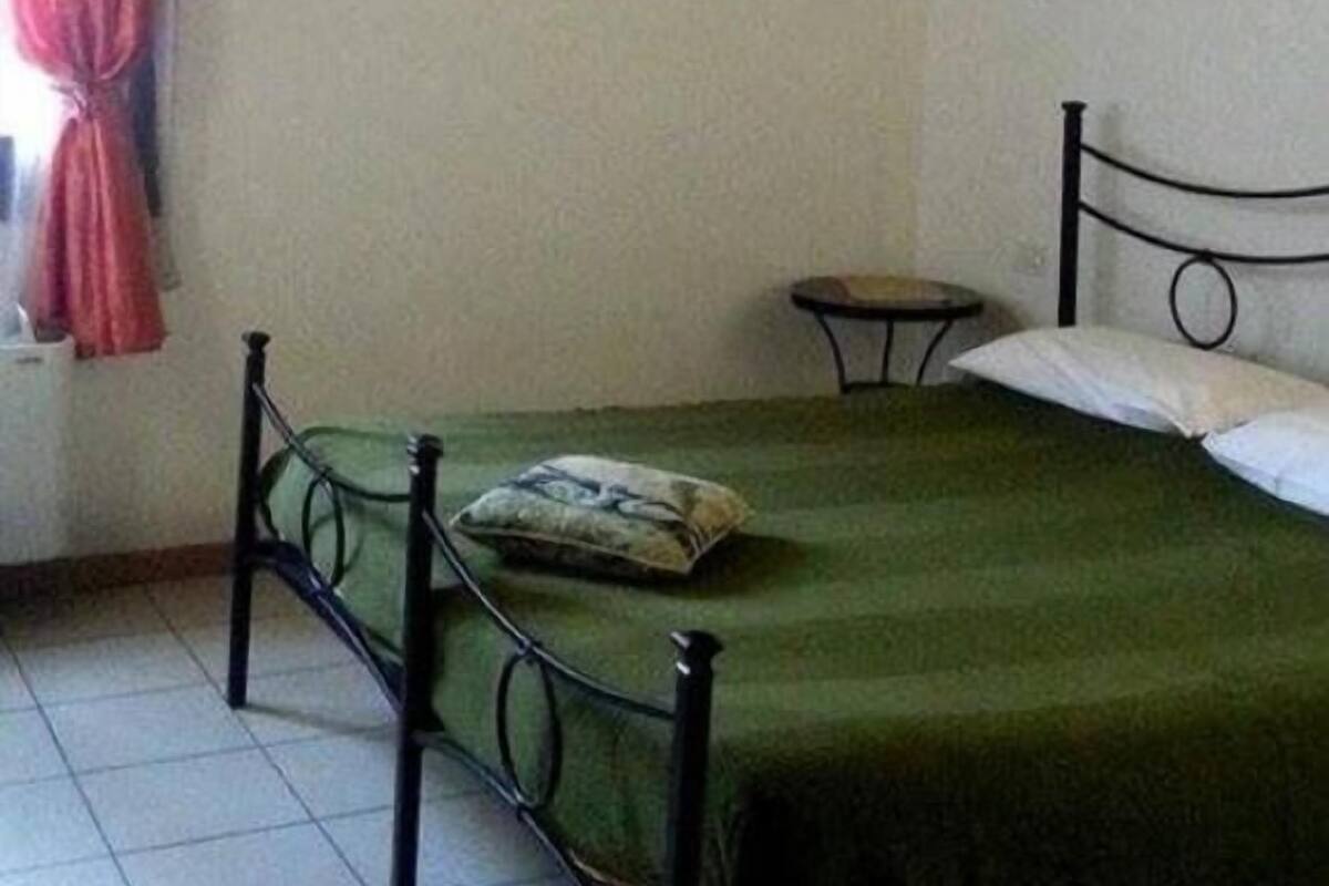 Classic Double Room, Garden Area | Desk, free WiFi, bed sheets