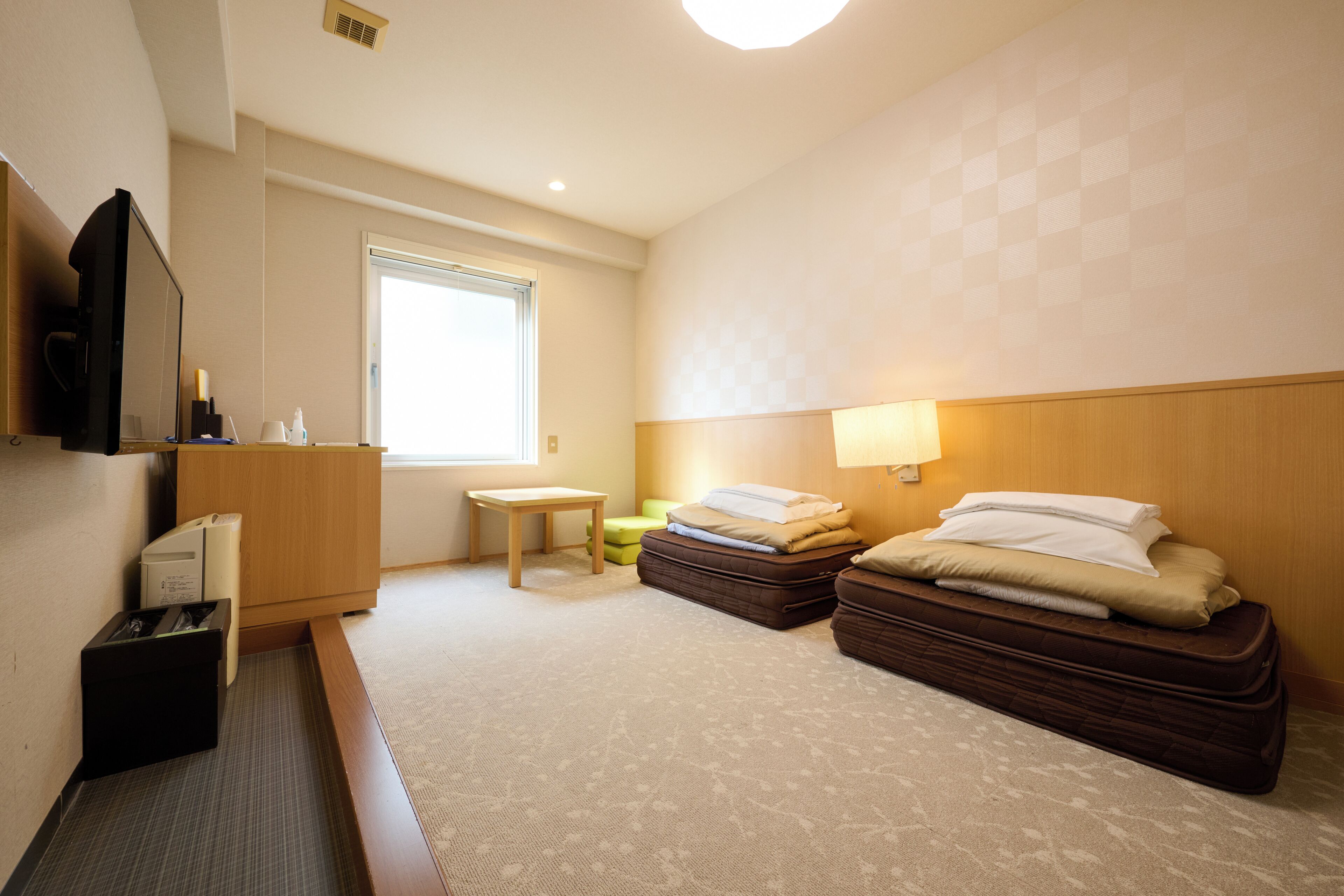 Desk, free WiFi, bed sheets