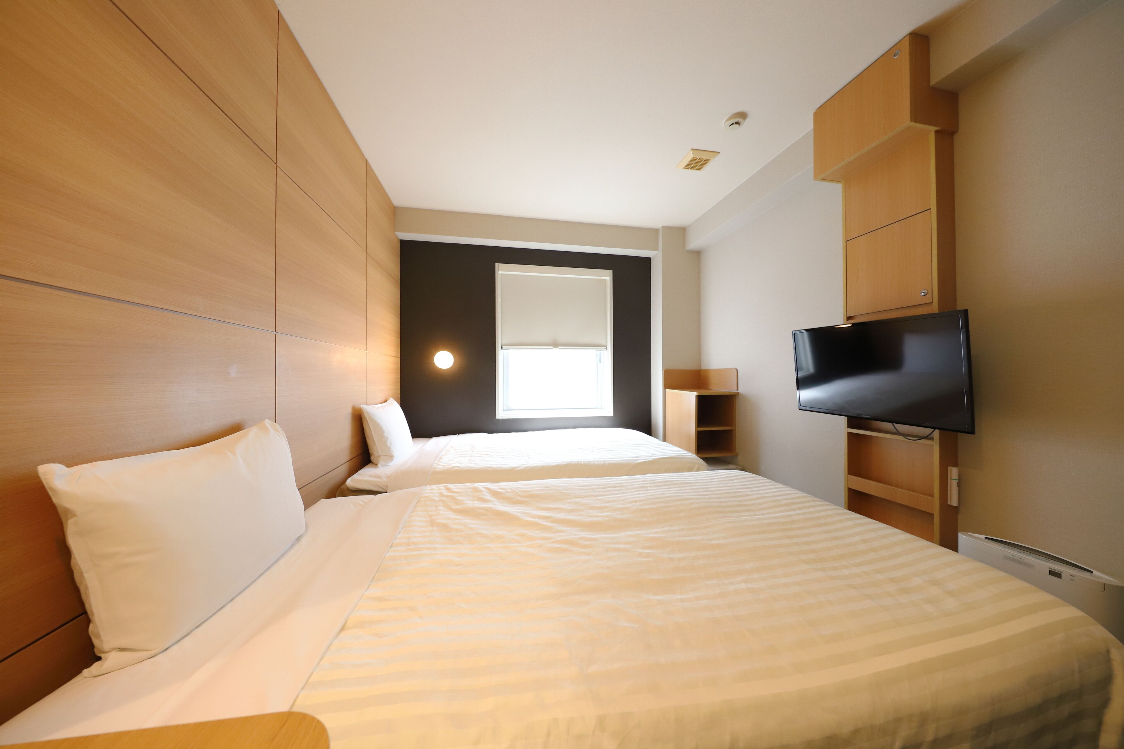 twin room, non smoking | desk, free wifi, bed sheets