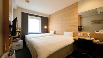 Twin Room, Non Smoking | Desk, free WiFi, bed sheets