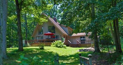 Der Redbud Cottage - Beach & Quiet. See Sara Waterfront und Holzfeuer.