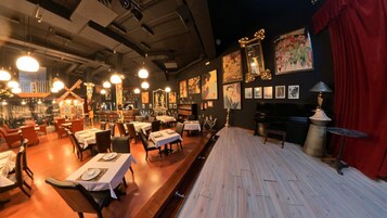 Café da manhã e jantar
