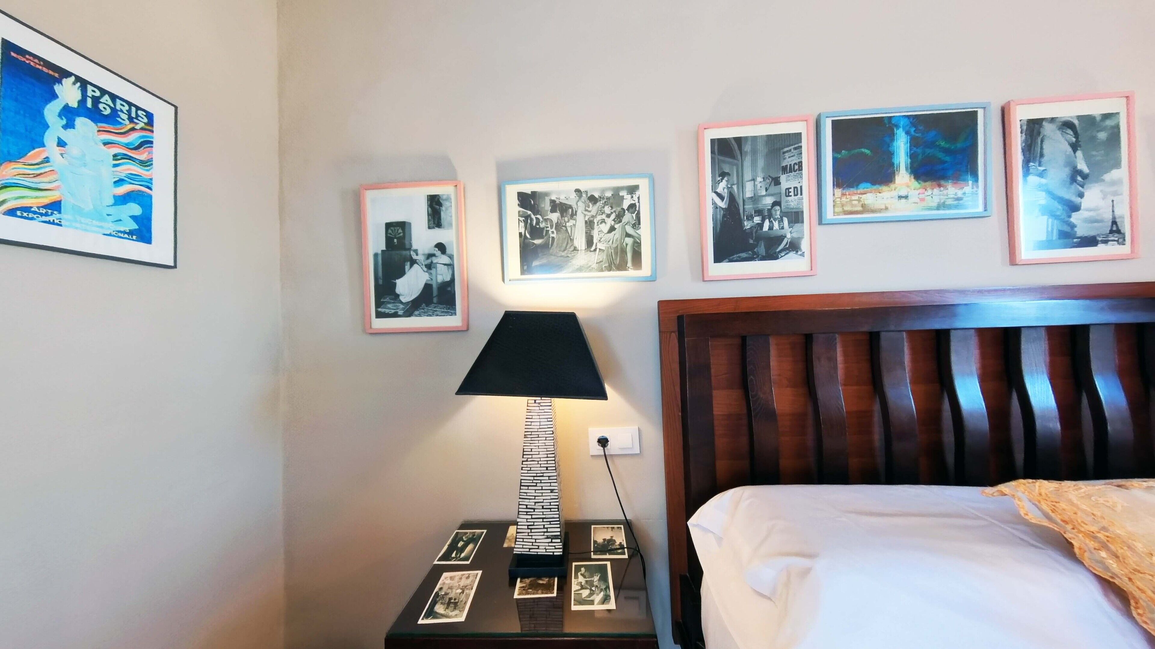 Habitación Deluxe doble | Caja fuerte, escritorio, cortinas opacas y wifi gratis
