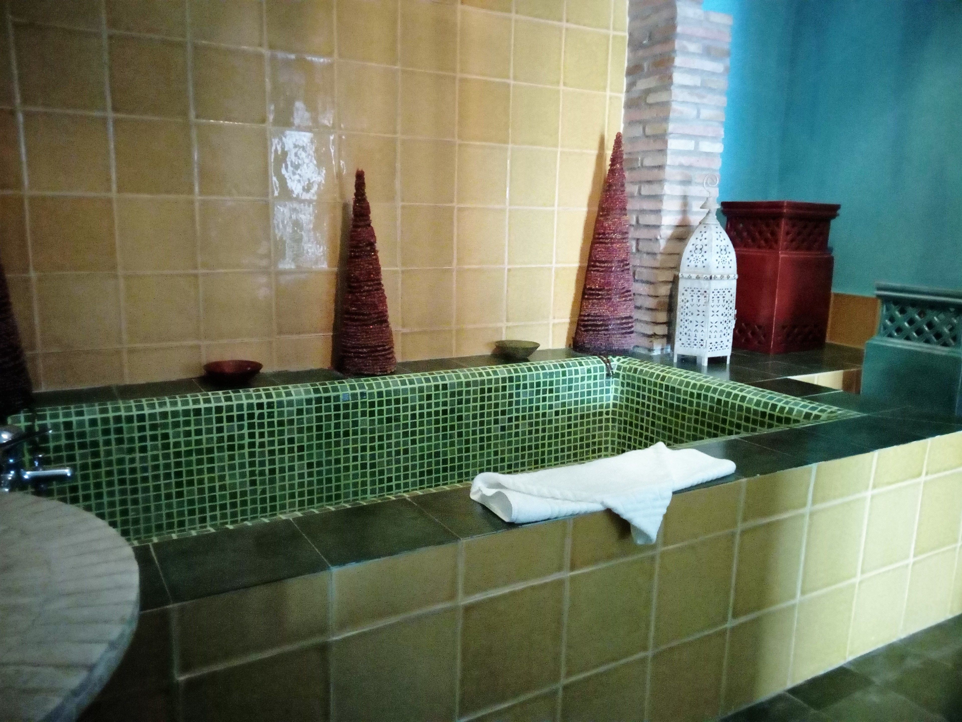 junior suite | deep-soaking bathtub