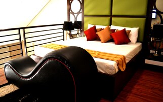 Executive Loft Units | Premium bedding, free WiFi, bed sheets