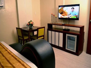 Rollaway beds, free WiFi, bed sheets