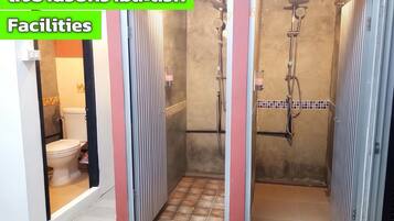 Mixed Dormitory with Shared Bathroom | Phòng tắm | Buồng tắm vòi sen, đồ dùng nhà tắm miễn phí, dép đi trong nhà