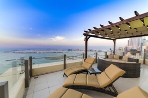 6 bedrooms, Frette Italian sheets, premium bedding, down duvets - Dubai huge terrace Penthouse with pool (Dubai)