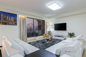 豪華頂層客房, 6 間臥室, 私人泳池 | 客廳 | 平面電視