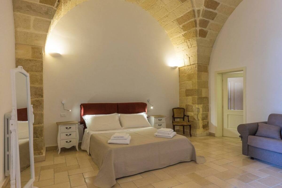1 bedroom, premium bedding, desk, iron/ironing board