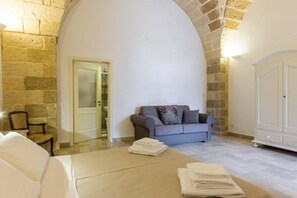 1 bedroom, premium bedding, desk, iron/ironing board