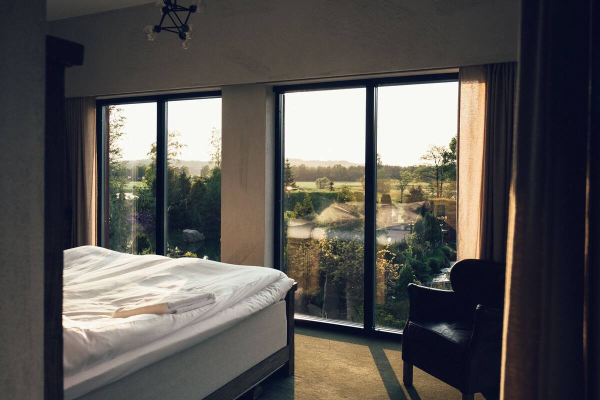 Room with Dry Sauna, Bathtub | Desk, iron/ironing board, free WiFi