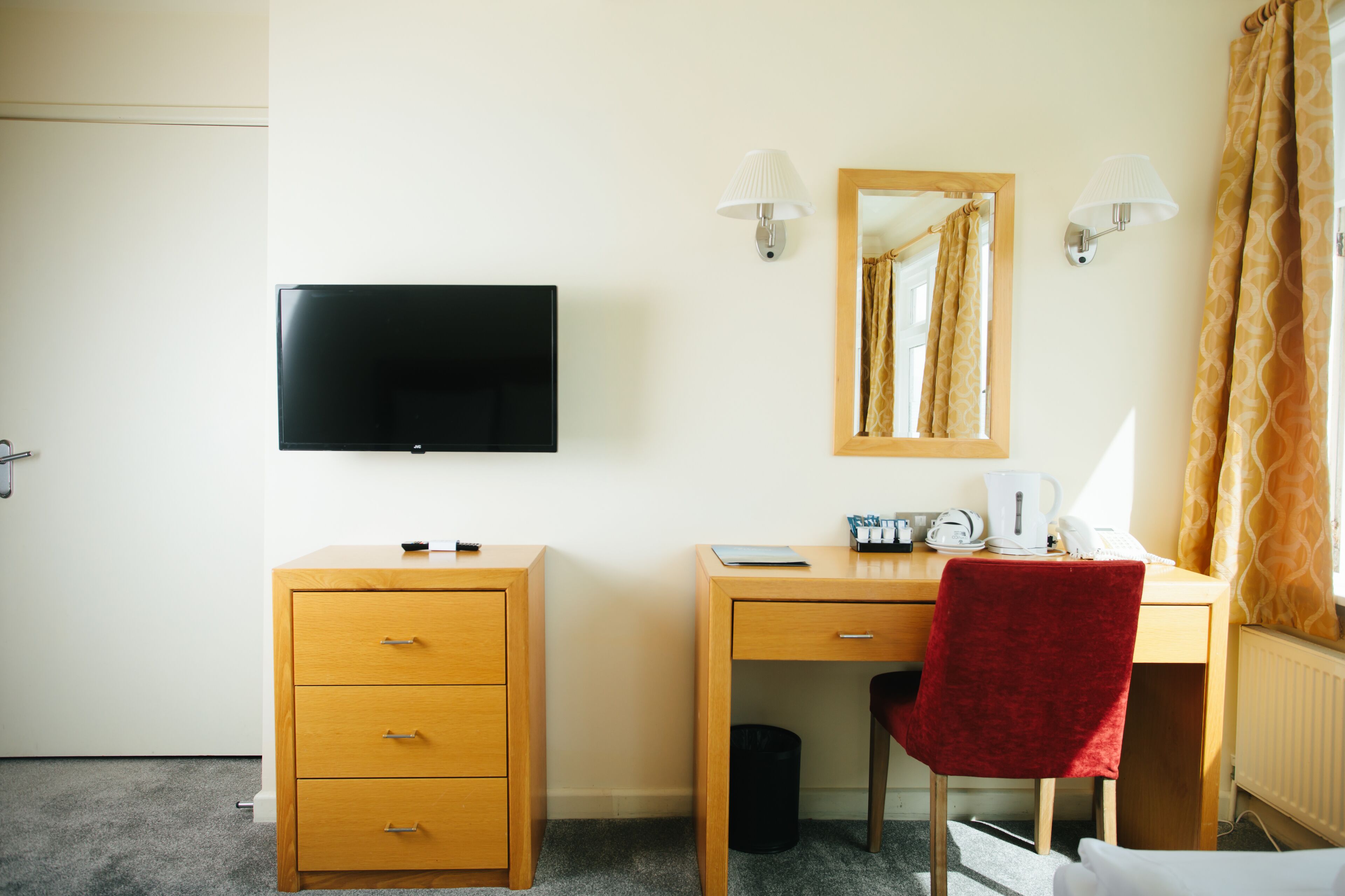 family room for 4-accessible room | 1 bedroom, desk, iron/ironing board, free wifi