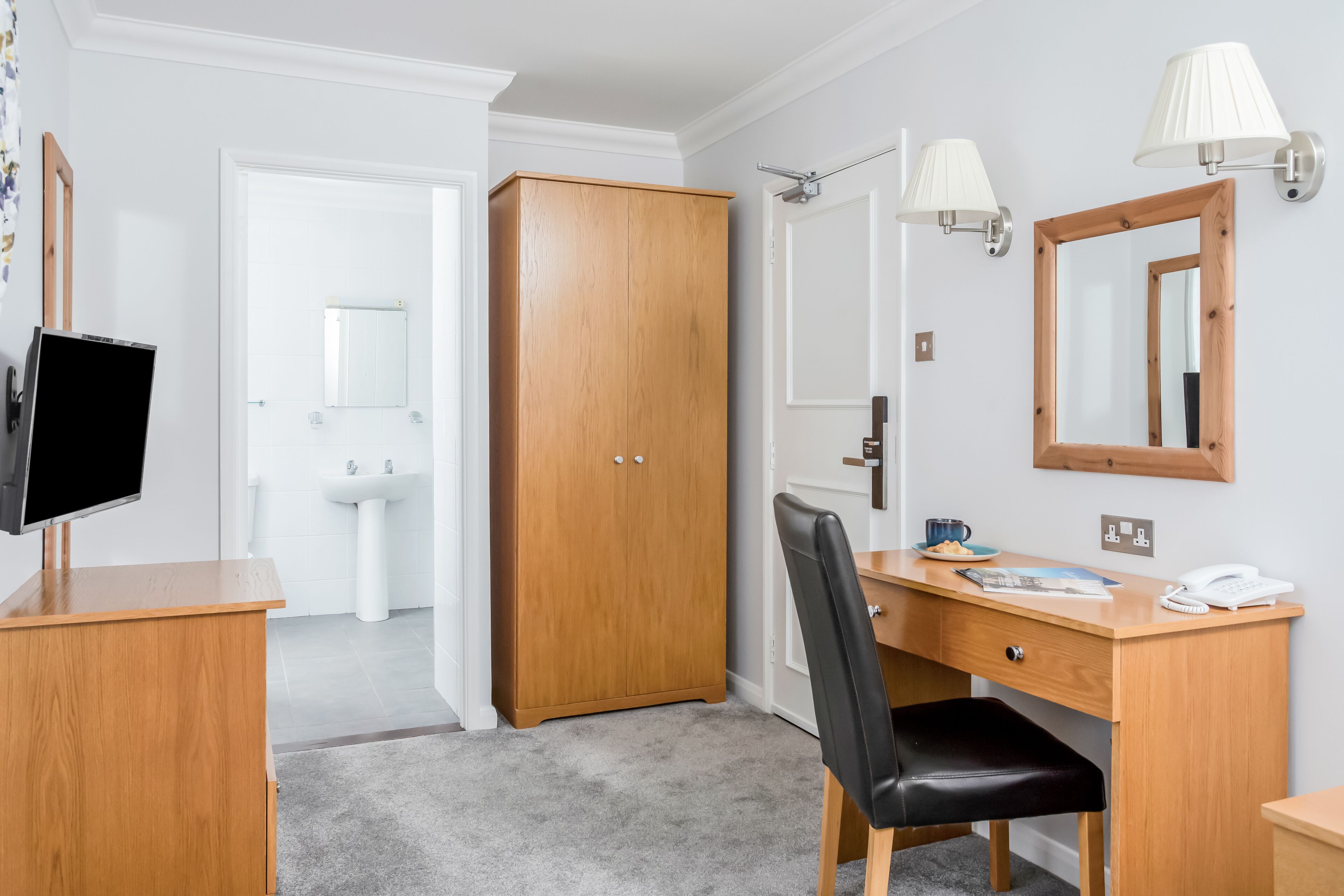 single room | 1 bedroom, desk, iron/ironing board, free wifi