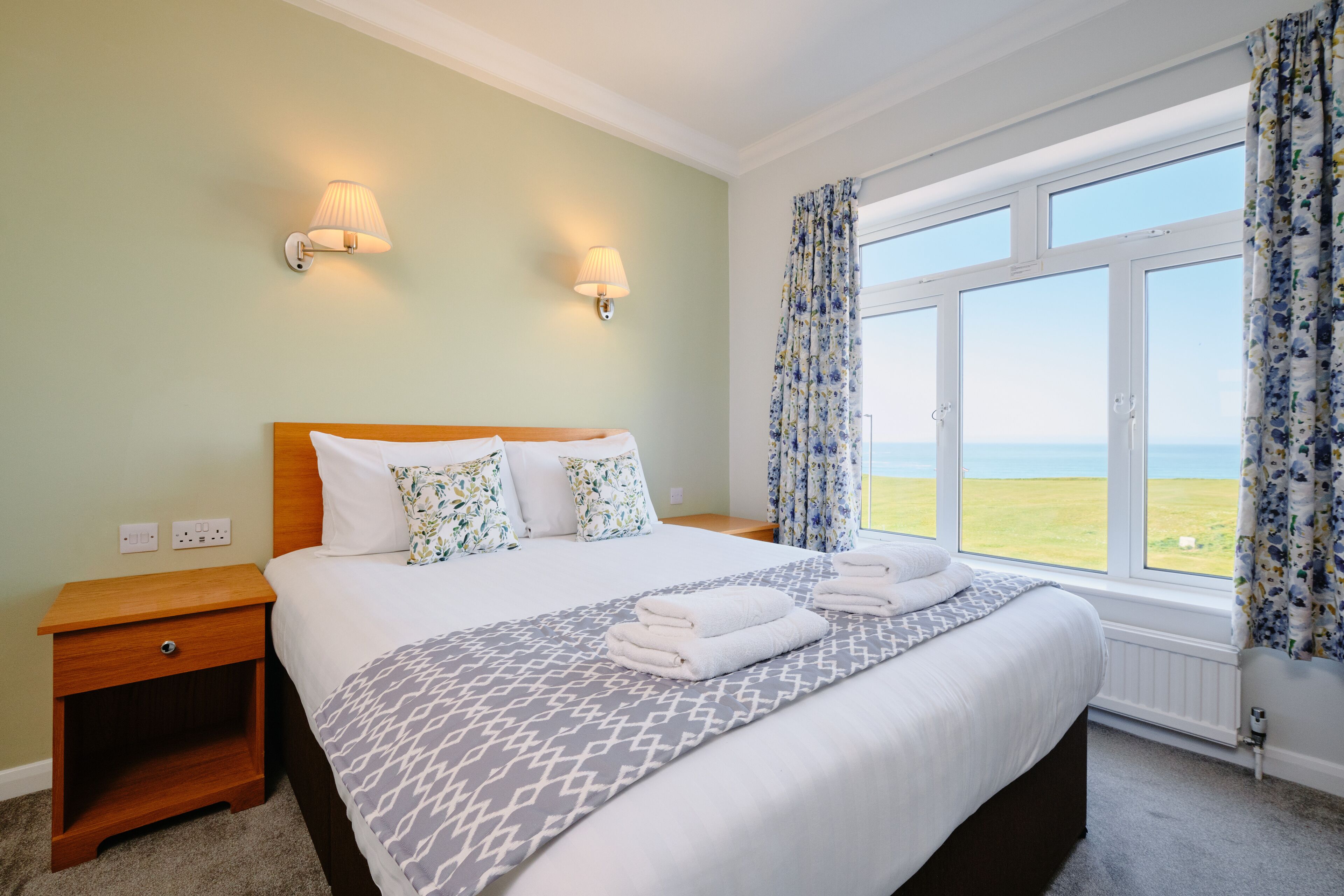 Chambre Double, vue mer | Bureau, fer et planche à repasser, Wi-Fi gratuit, draps fournis