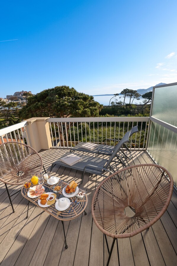 高級雙人房, 海景 | 迷你吧、客房內保險箱、獨特裝潢、布置獨特