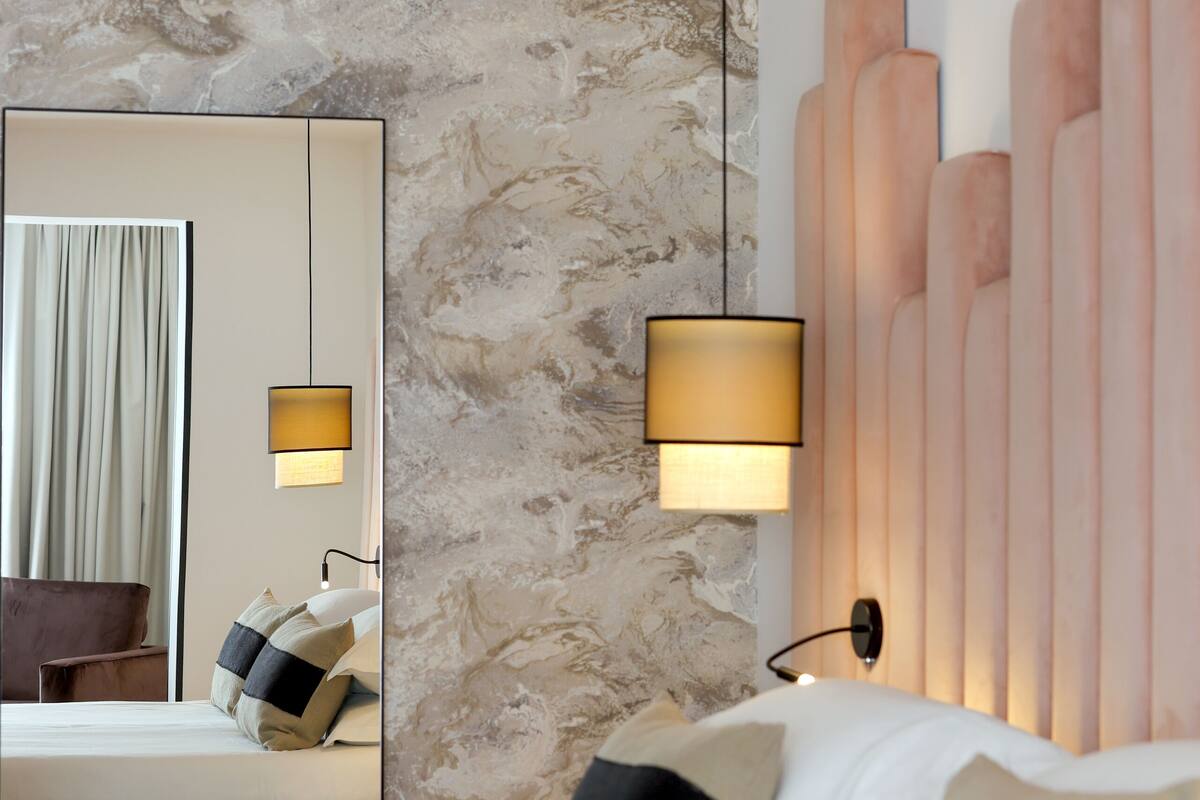 deluxe double or twin room, city view | minibar, in-room safe, individually decorated, individually furnished