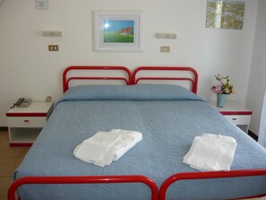 In-room safe, desk, cribs/infant beds, free WiFi - Hotel Acquazzurra (Rimini)