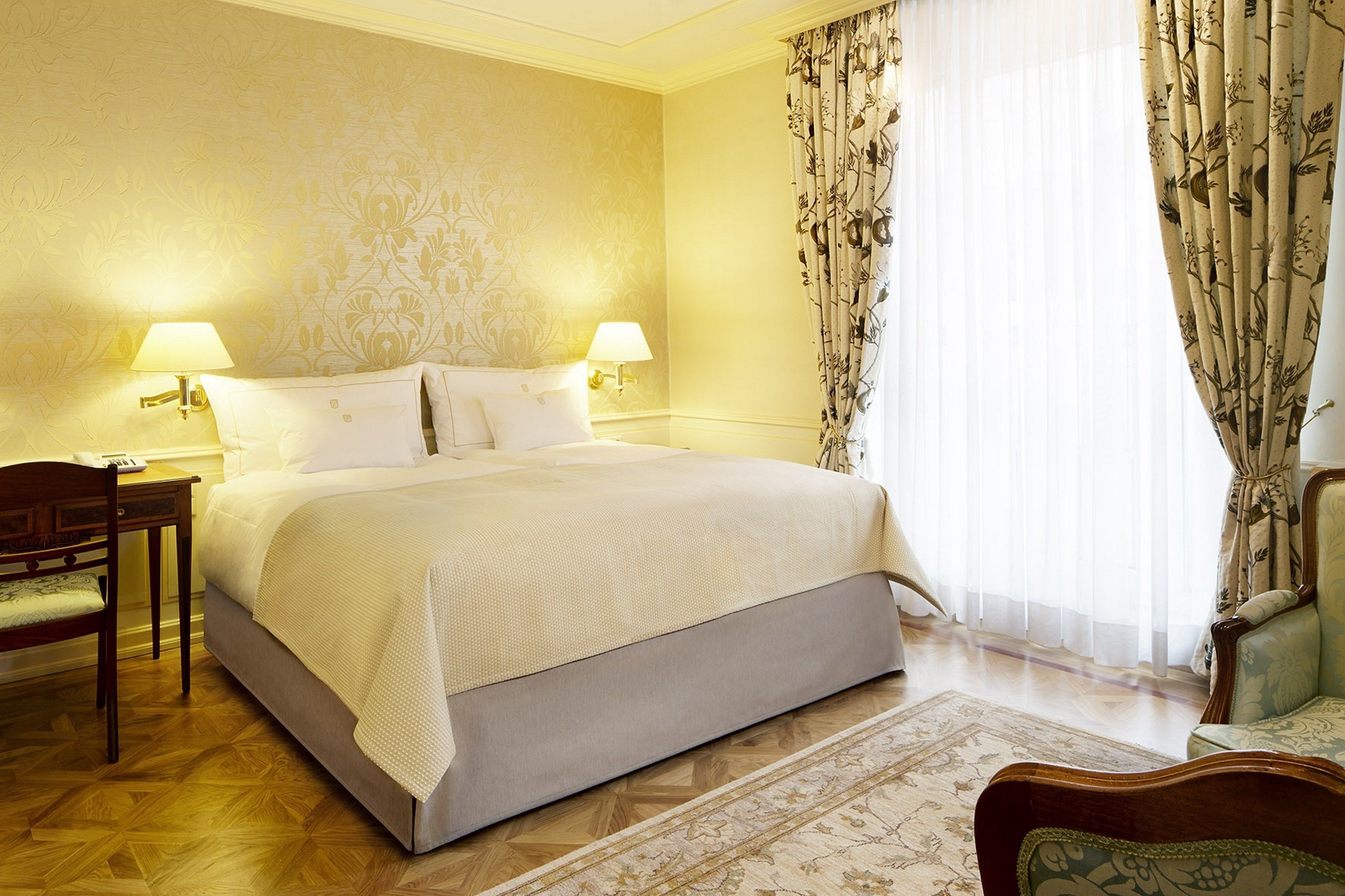 classic double room, 1 queen bed | minibar, in-room safe, desk, blackout curtains