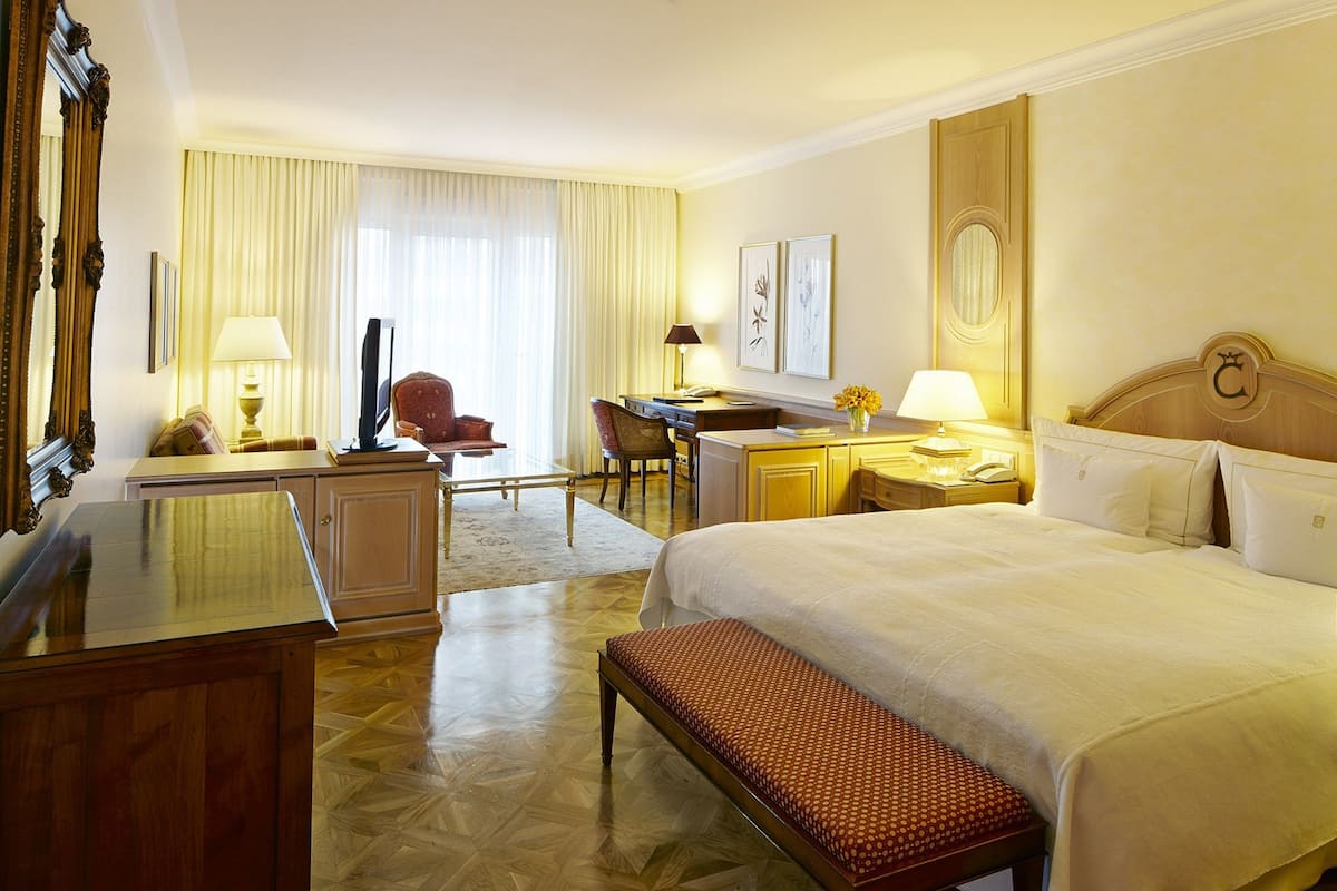 minibar, in-room safe, desk, blackout curtains
