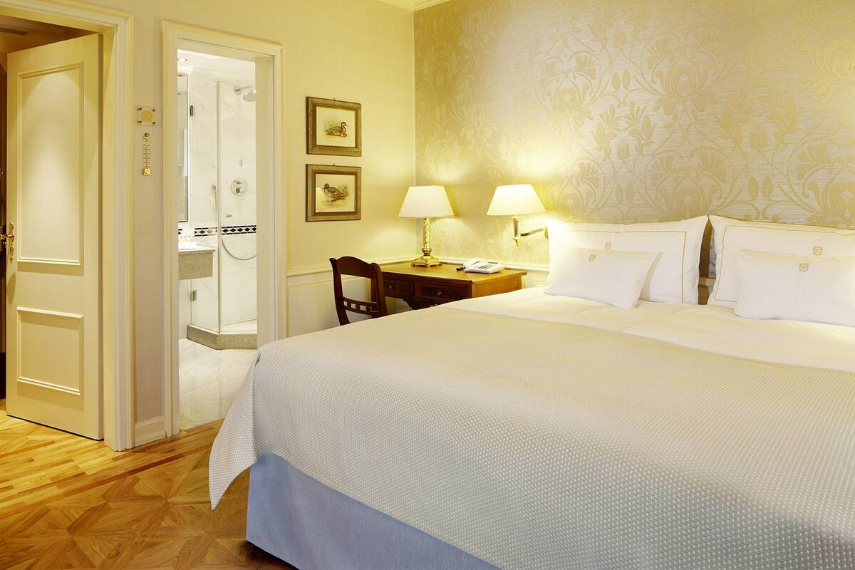 Classic Double Room, 1 Queen Bed