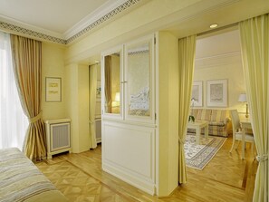 Classic Suite | Minibar, in-room safe, desk, blackout curtains - Colombi Hotel (Freiburg im Breisgau)