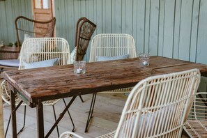 Der serveres frokost og aftensmad