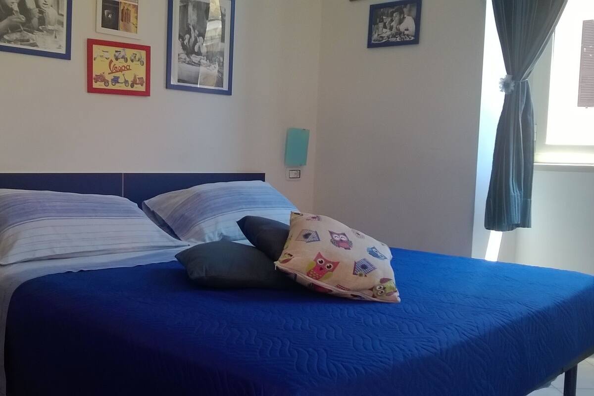 1 bedroom, desk, iron/ironing board, cots/infant beds