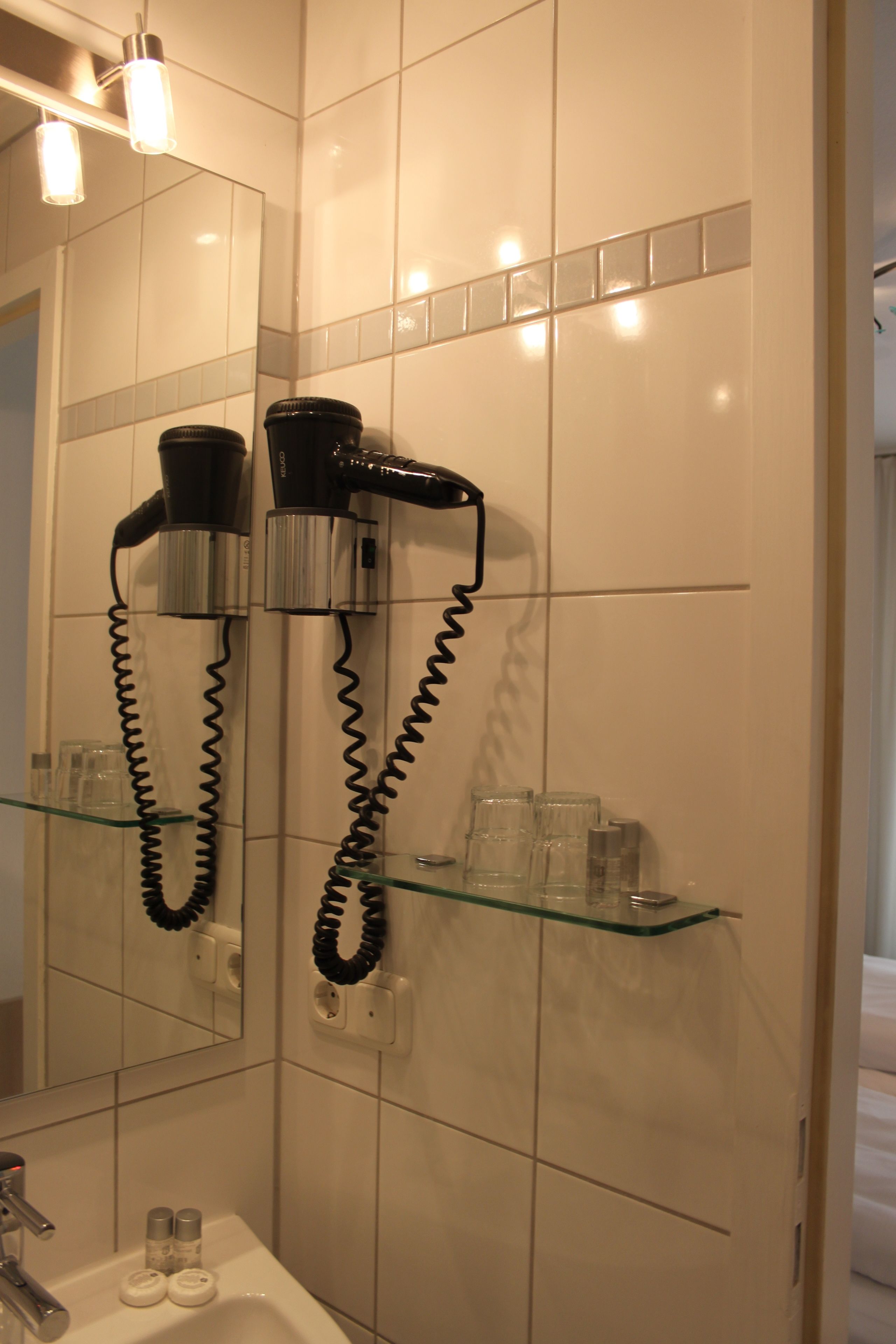 standard double room | bathroom amenities | free toiletries, hair dryer, towels