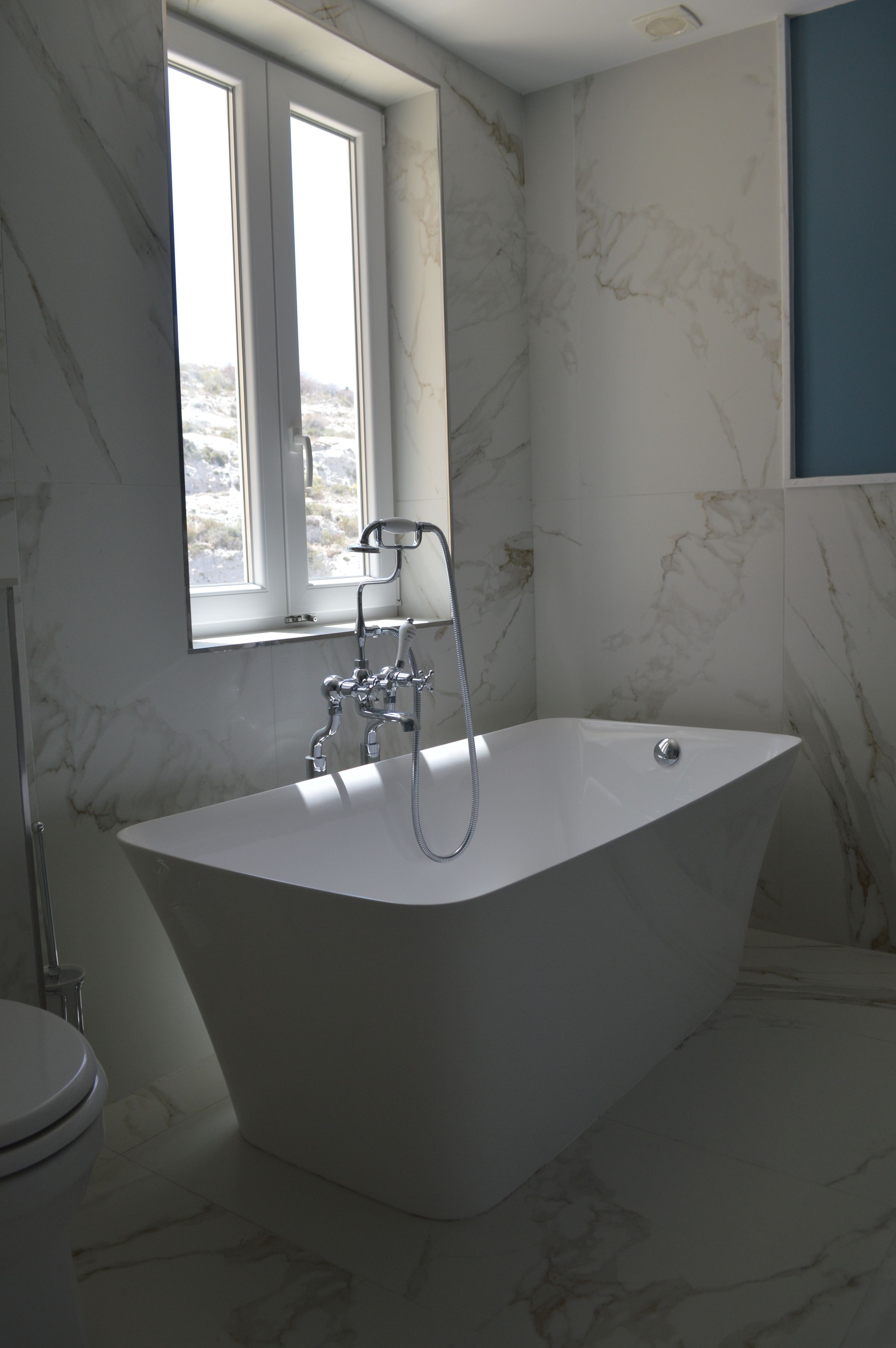 classic double room | deep-soaking bathtub