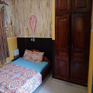 1 habitación, ropa de cama de alta calidad y escritorio