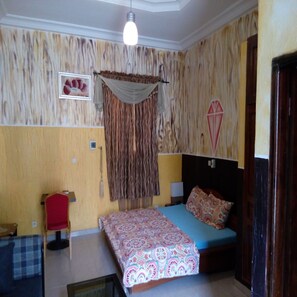 Studiosuite – design, 1 soverom, røyk | 1 soverom, sengetøy av topp kvalitet, skrivebord og strykejern/-brett