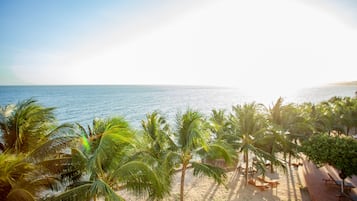 Habitación familiar, vista a la alberca | Vista desde la habitación