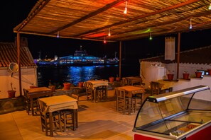 Front of property - evening/night - Aspava Butik Otel (Bozcaada)