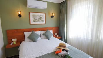 Double Room | Minibar, desk, soundproofing, free WiFi