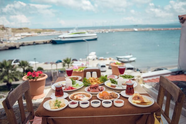 Alimentos y bebidas