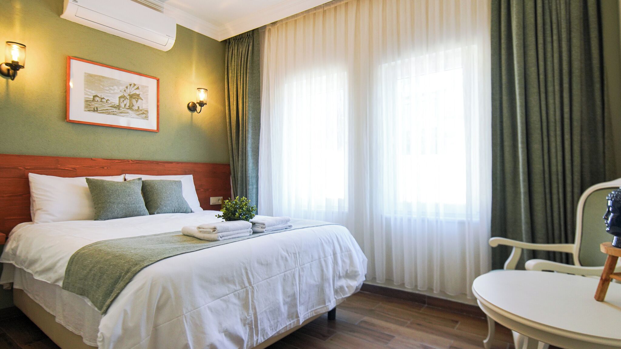 ميني بار ومكتب وتج هيزات عازلة للصوت وواي فاي مجانًا