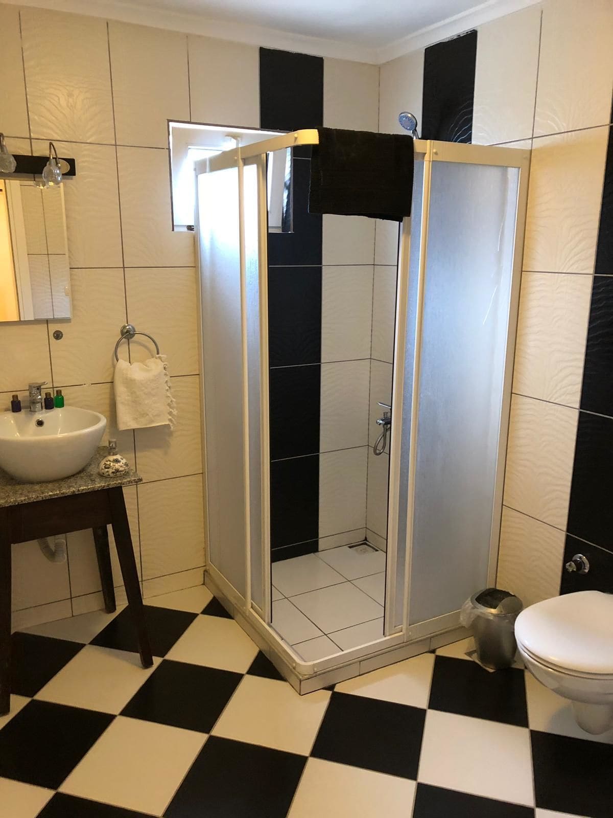 economy twin room | bathroom | shower, free toiletries, hair dryer, slippers