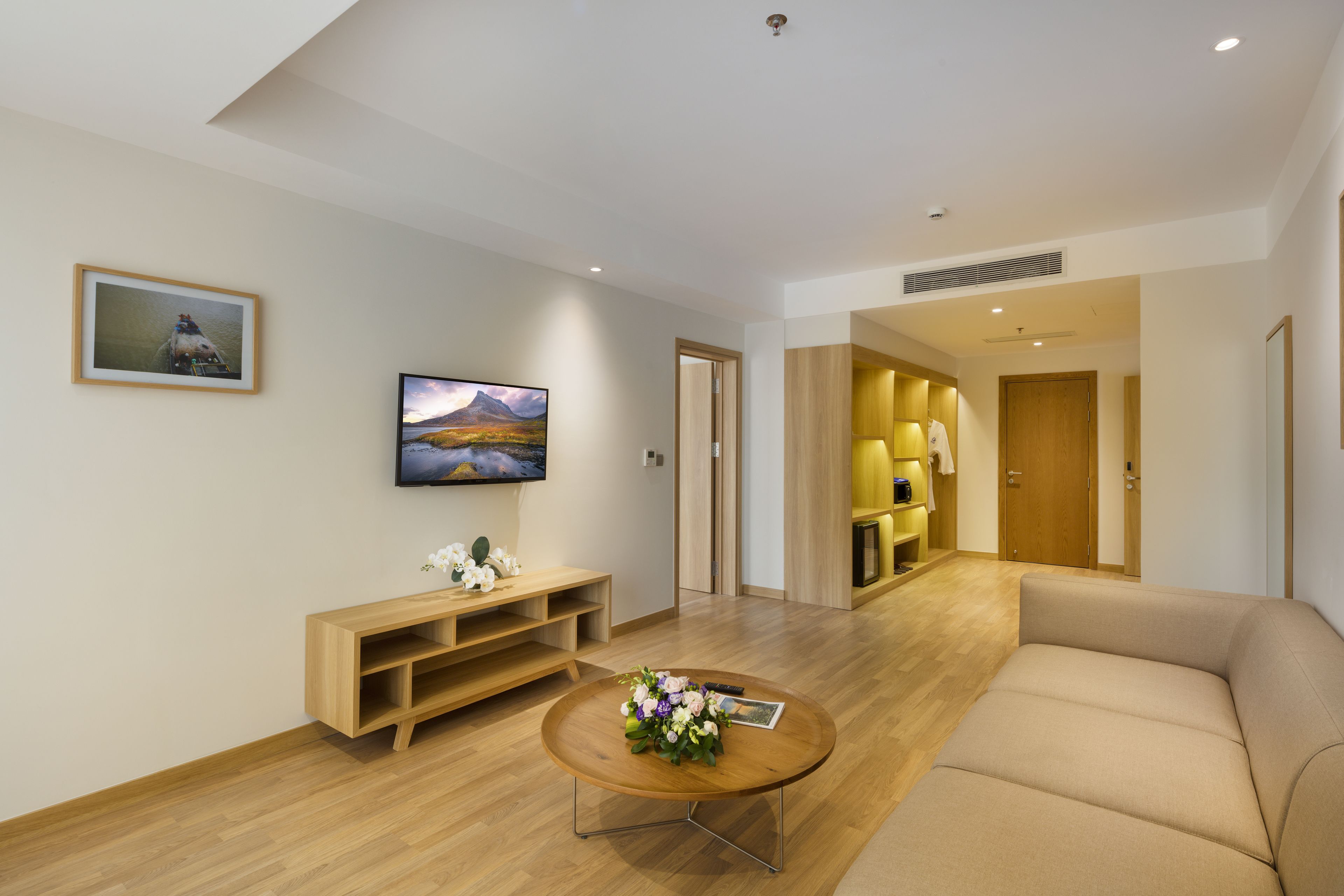 junior suite double ocean view with balcony | minibar, in-room safe, desk, laptop workspace